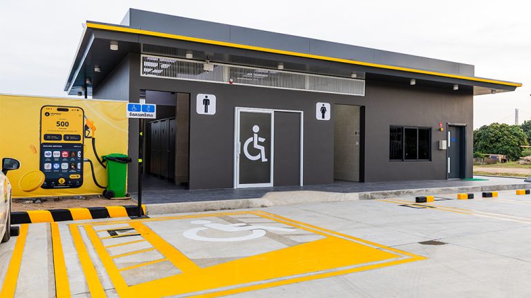 KNR restroom 768x432